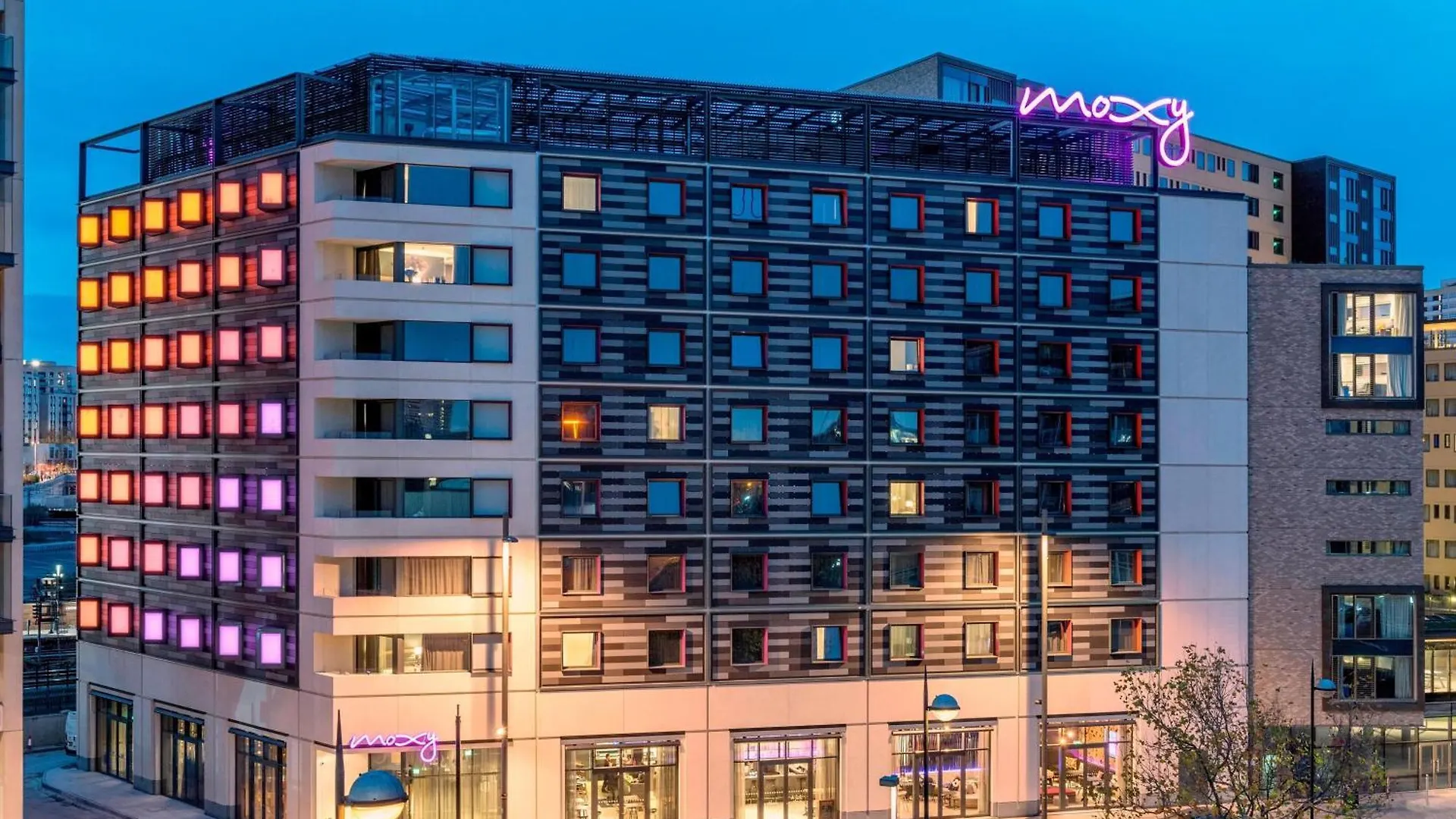 Moxy London Stratford Hotel 4*,